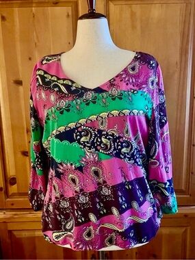 Paisley Tunic Top in Pink, Green & Black. 
Fresh, Lively Deign. Size Large